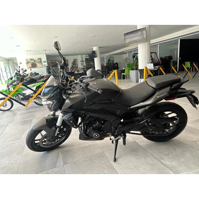 BAJAJ DOMINAR