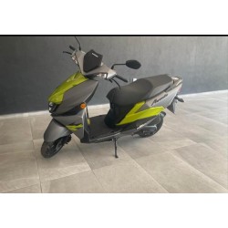 SUZUKI AVENIS 125